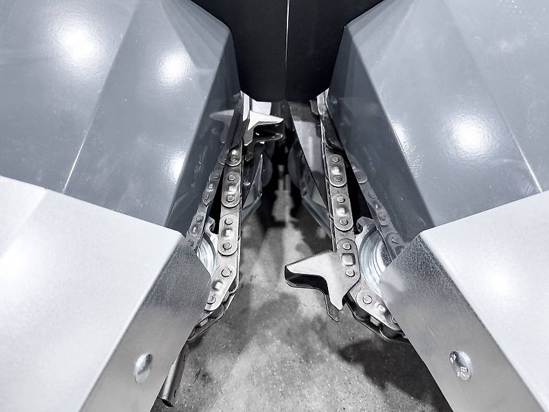 Tecnomais TMRP4 8R-F 8 row (75 cm), foldable corn header, for Case IH and New Holland combines