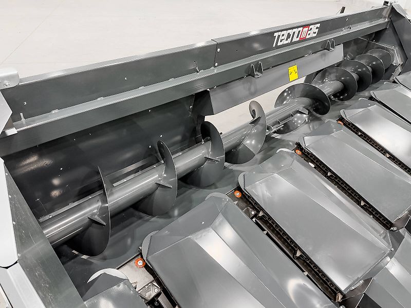 Tecnomais TM3 6R 6 row (75 cm), rigid corn header for Claas Tucano and Lexion combines, with chopper and stalk crushers