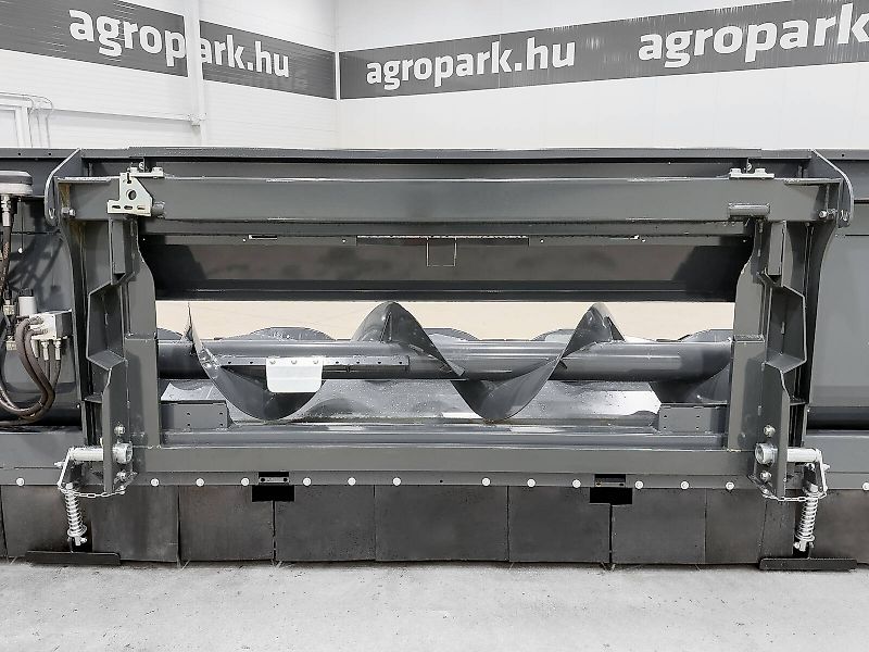 Tecnomais TM3 6R 6 row (75 cm), rigid corn header for Claas Tucano and Lexion combines, with chopper and stalk crushers