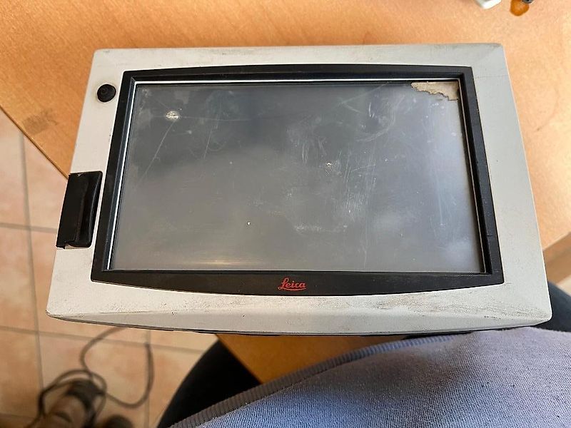 Massey Ferguson Leica Controllmonitor MOJO 3D, Display leicht beschädigt, Funktion nicht geprüft