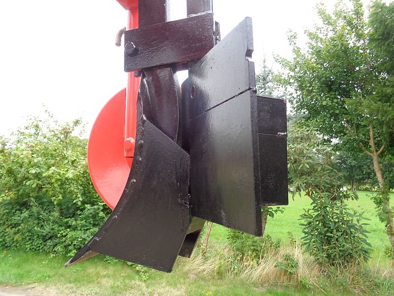 Kongskilde/Becker Howard Kurzgrubber Frontgrubber Zwischenachsgrubber Spezialgrubber 200cm 2 Doppelherzgrubberstiele 2 Grubberstiele 380mm Scharbreite Tiefgang bis 630mm für Kabelgräben Drainagen oder was sonst noch ins Erdreich Verlegt werden soll