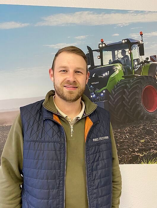 kapcsolattartó Niklas Schlagwein