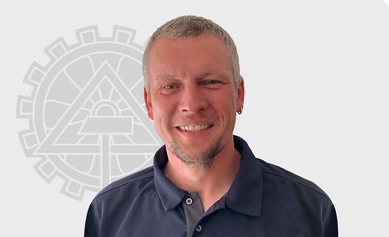 kapcsolattartó Úr Michael Belzner