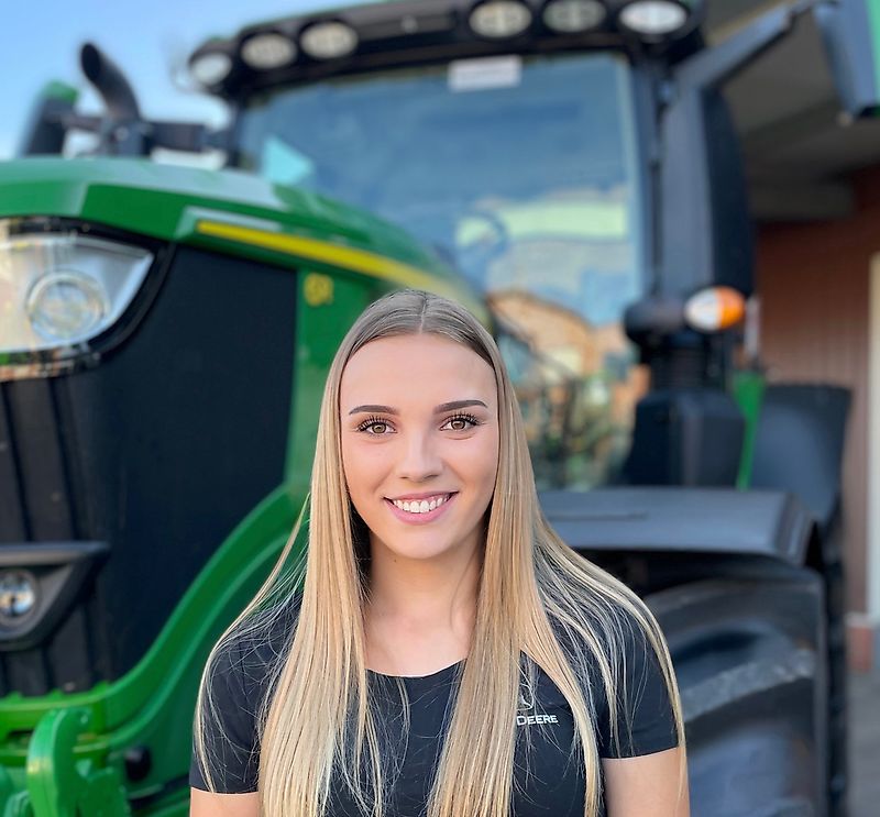 kapcsolattartó Hölgy Lisa Köster