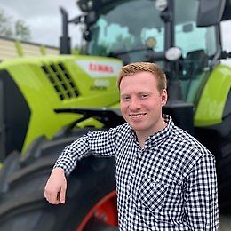 kapcsolattartó Úr Enric Vogler