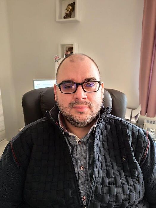 kapcsolattartó Szabó Sándor