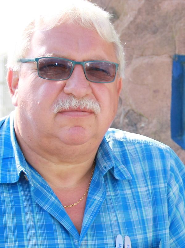 kapcsolattartó Úr Meinrad Kopf