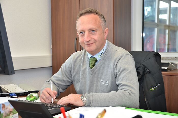 kapcsolattartó Oleksandr Kurolapnyk