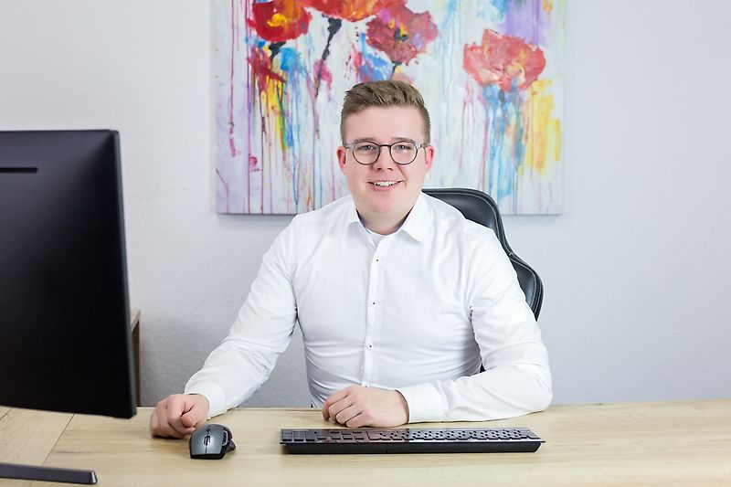 kapcsolattartó Úr Rene Ehlers