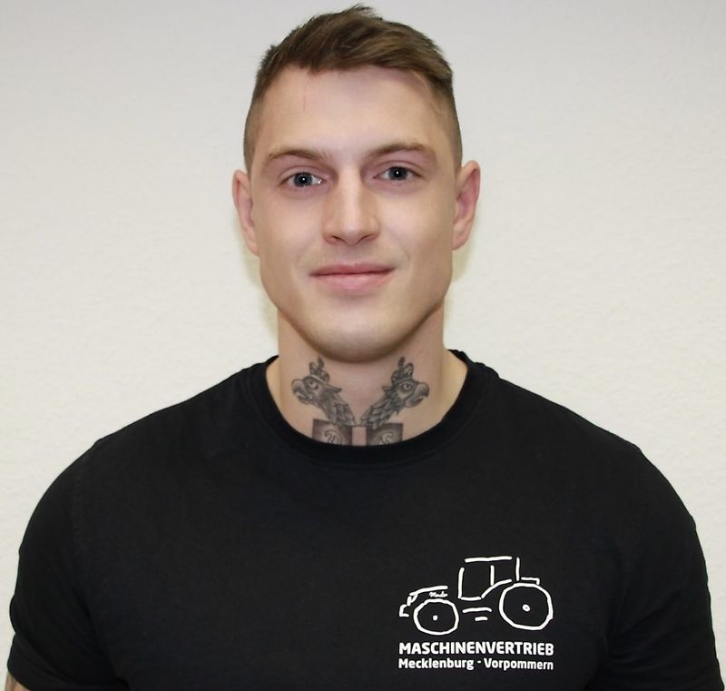 kapcsolattartó Úr Paul Maraldo