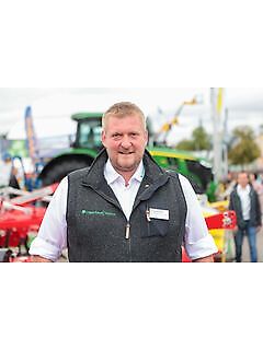 kapcsolattartó Úr Stefan Fessl