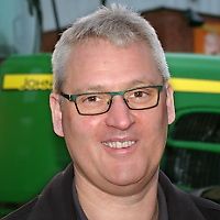 kapcsolattartó Úr Eckhard Markfort