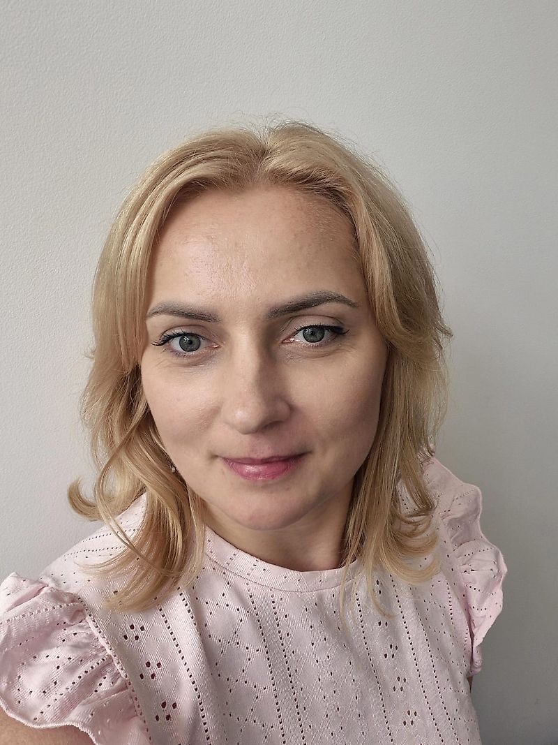 kapcsolattartó Hölgy Aneta Nartowicz