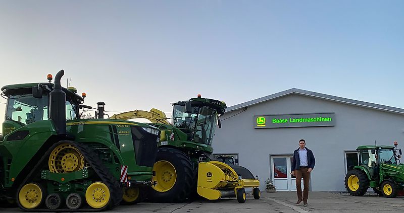 kapcsolattartó Úr Robert Baase